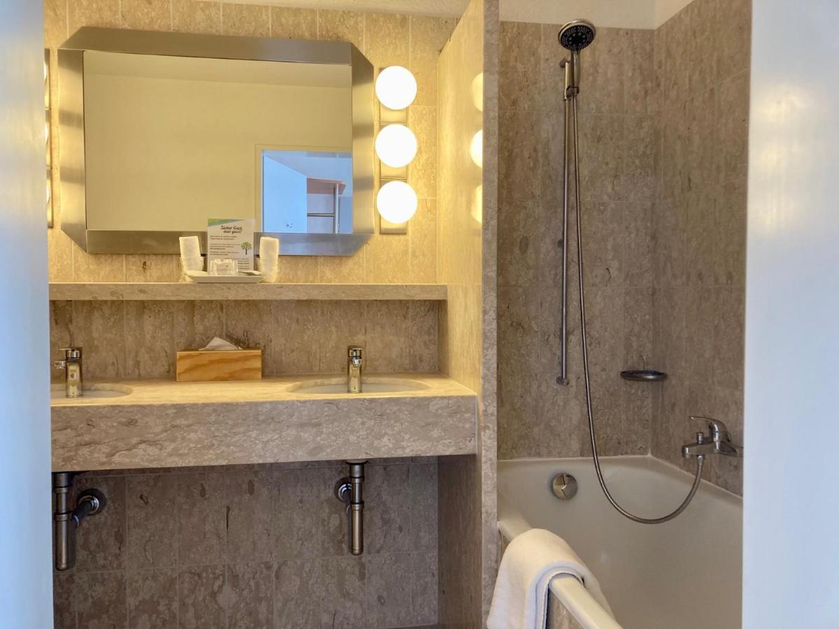 Hotel Roessli 3*